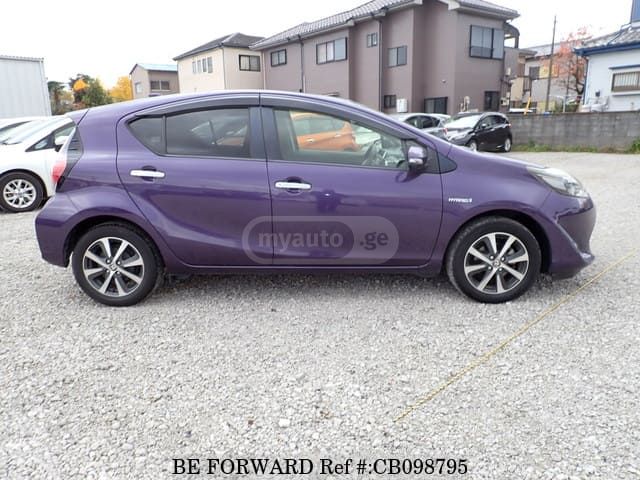 Toyota Aqua - фото 6