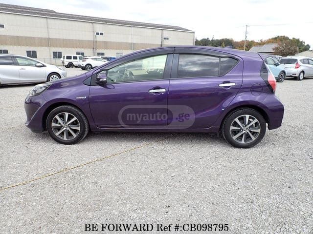 Toyota Aqua - фото 7