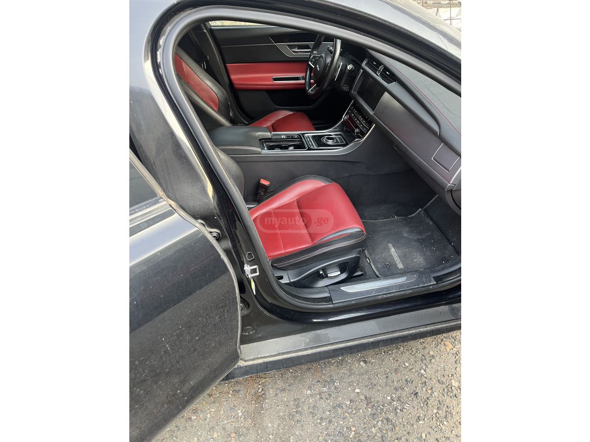 Jaguar XF - фото 8