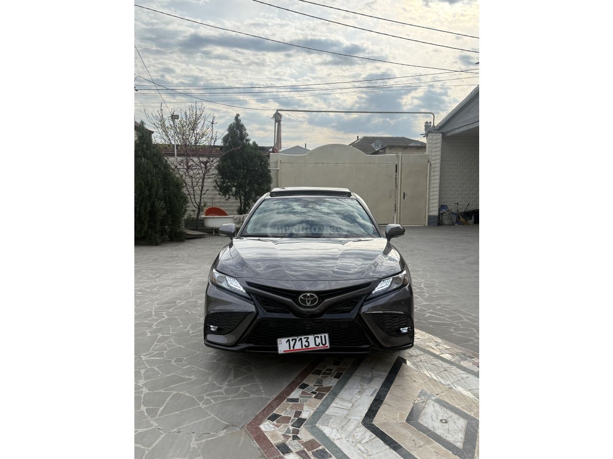 Toyota Camry - фото 2