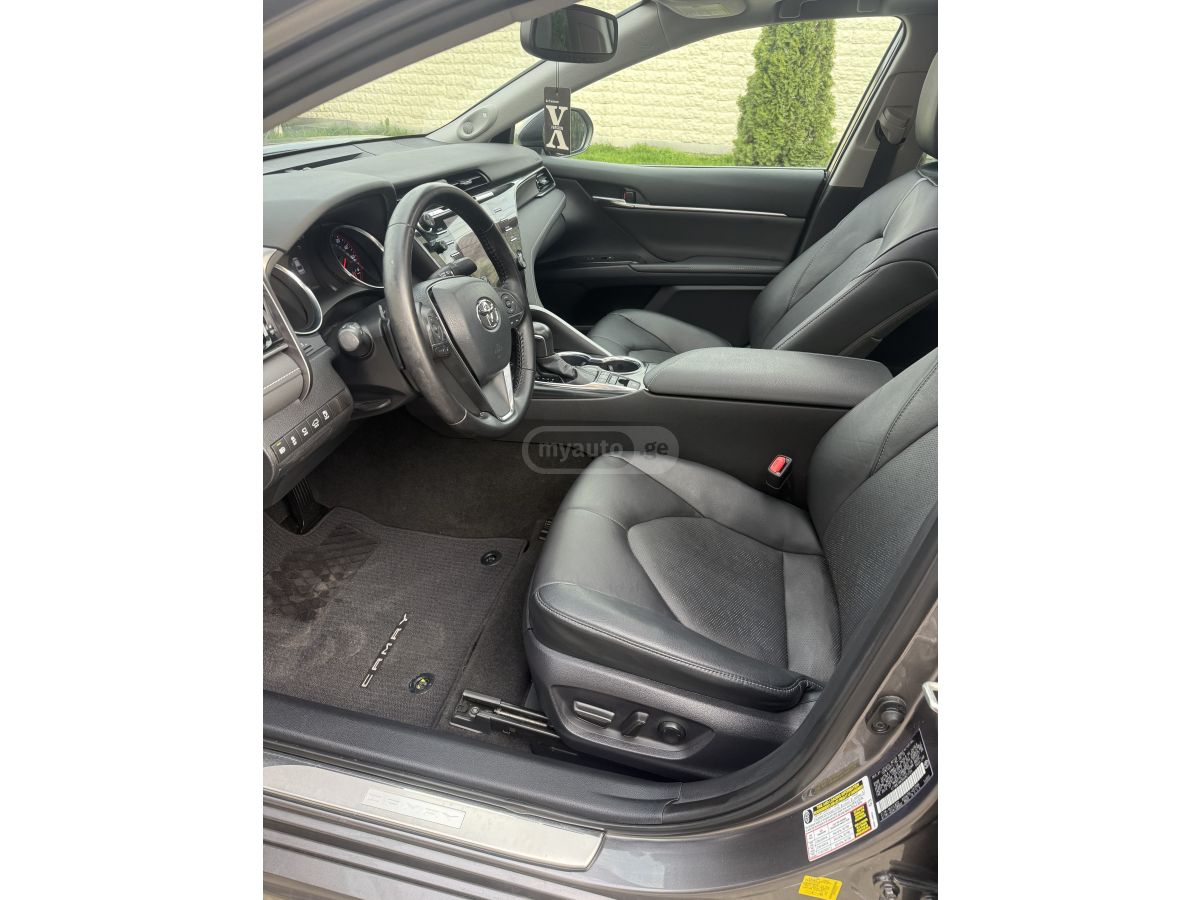 Toyota Camry - фото 7