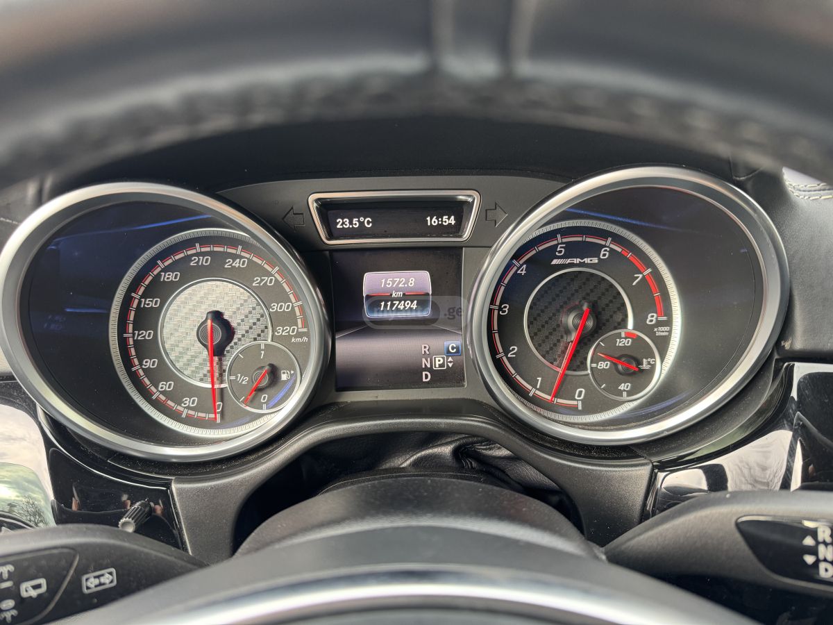 Mercedes-Benz GLS 63 AMG - фото 13