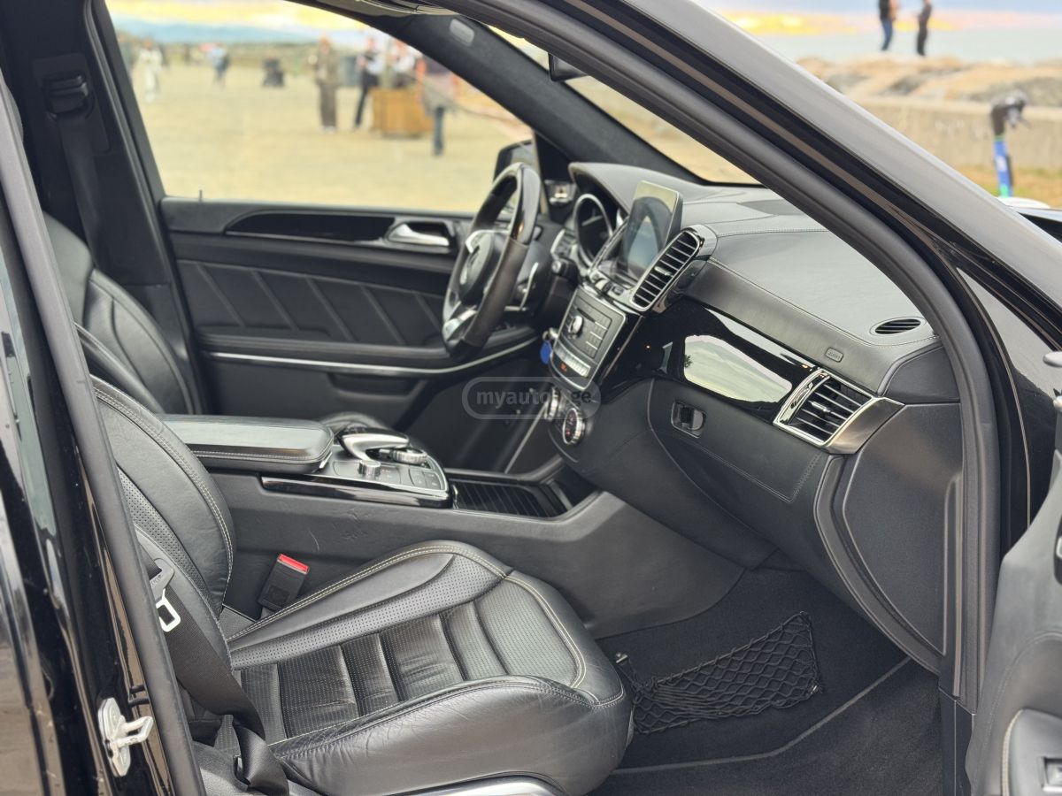 Mercedes-Benz GLS 63 AMG - фото 9