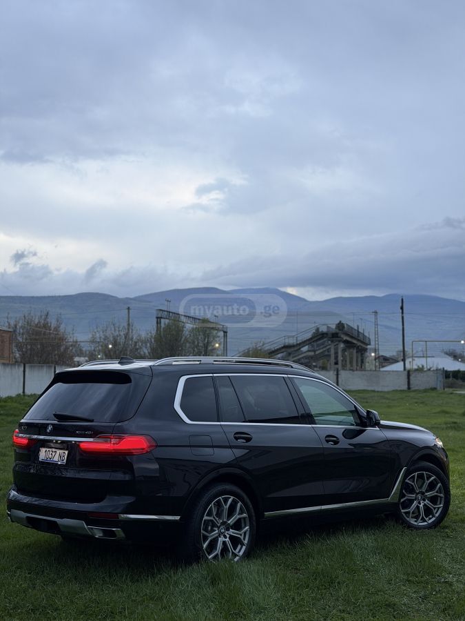 BMW X7 - фото 5