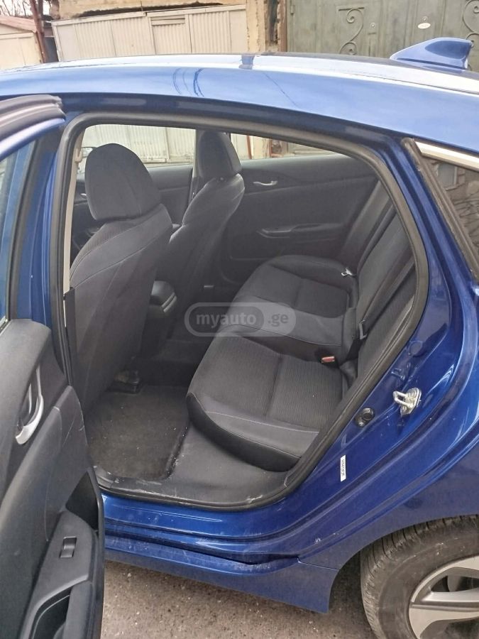 Honda Insight - фото 12