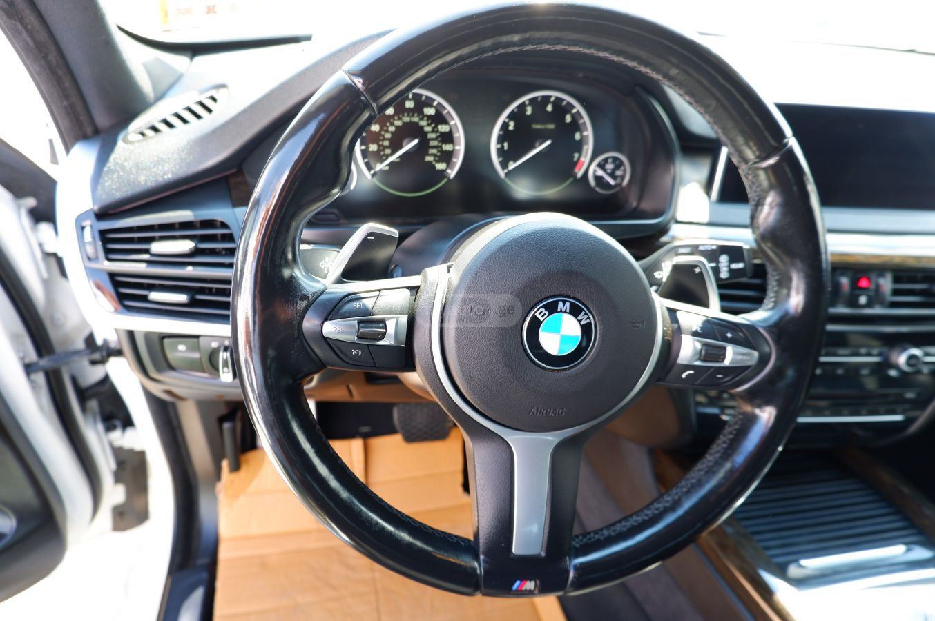 BMW X5 - фото 11