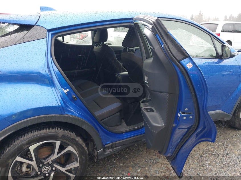 Toyota CHR - фото 9