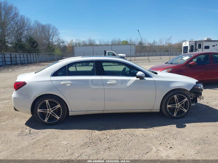 Mercedes-Benz A 220 2021 — миниатюра 13