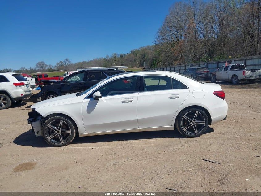 Mercedes-Benz A 220 2021 — миниатюра 14