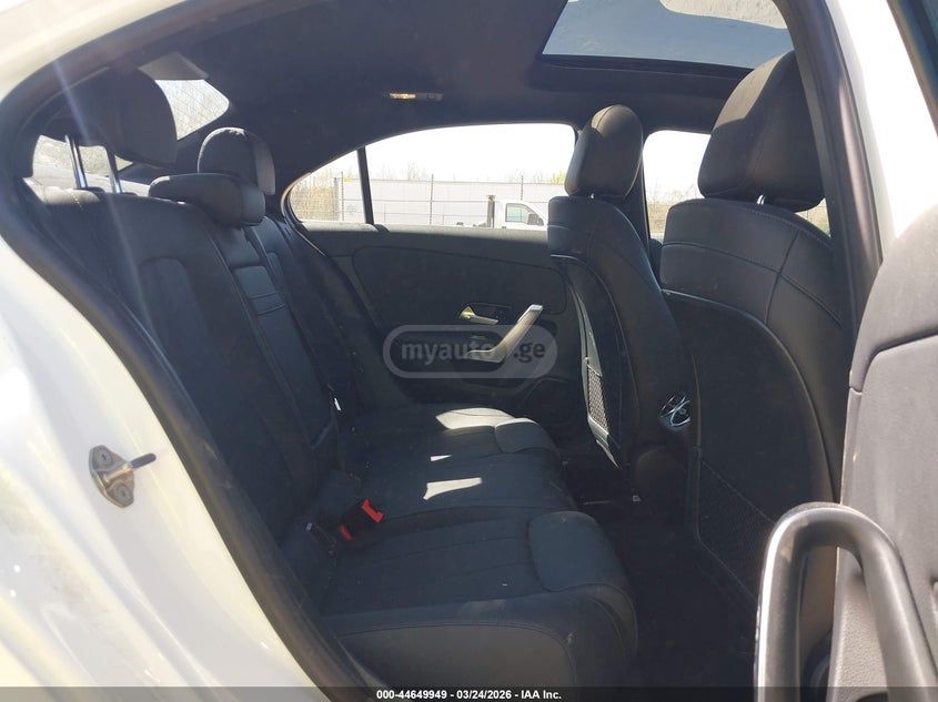 Mercedes-Benz A 220 2021 — миниатюра 8