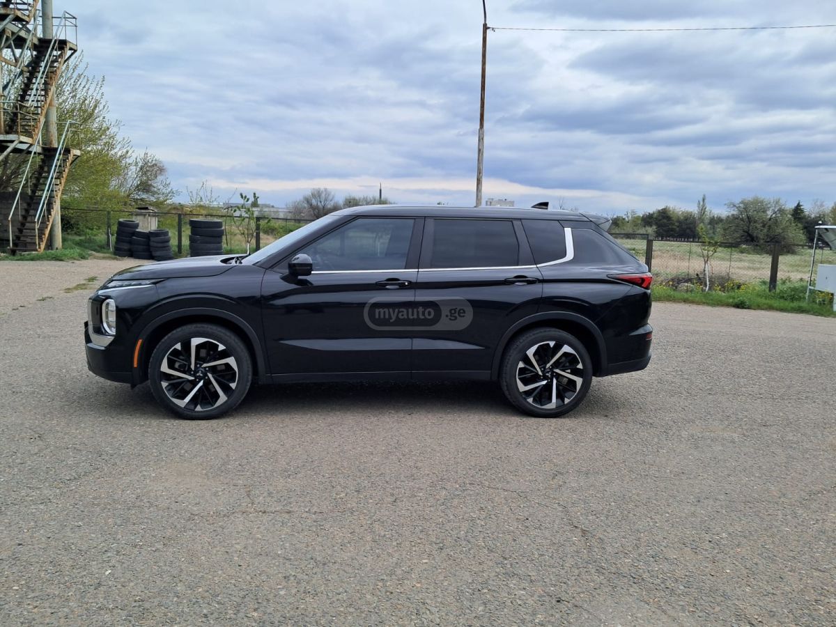 Mitsubishi Outlander - фото 4