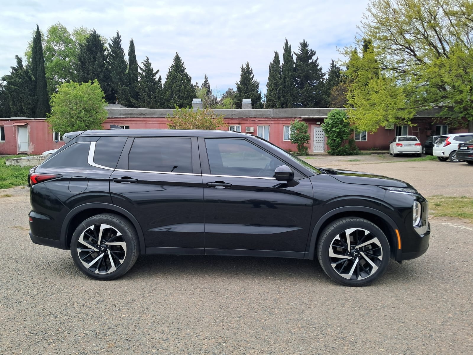 Mitsubishi Outlander - фото 6
