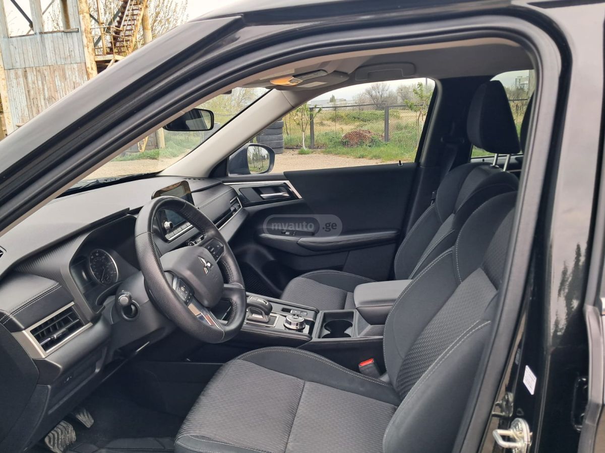 Mitsubishi Outlander - фото 9