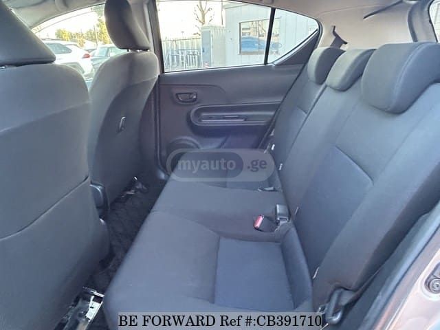 Toyota Aqua - фото 10