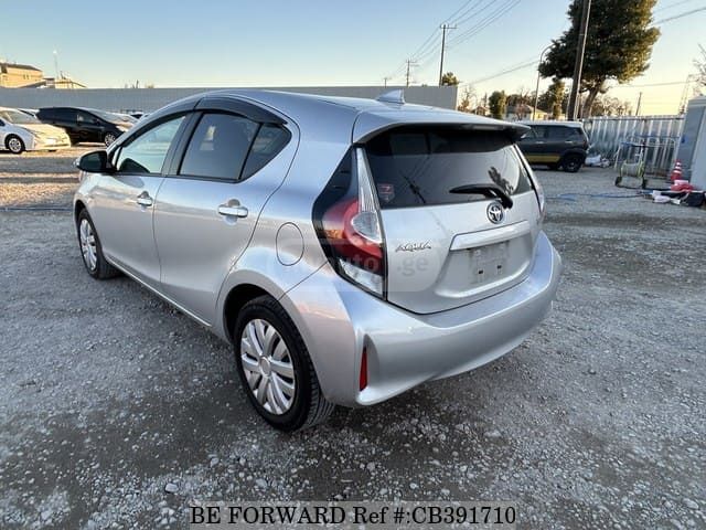 Toyota Aqua - фото 4