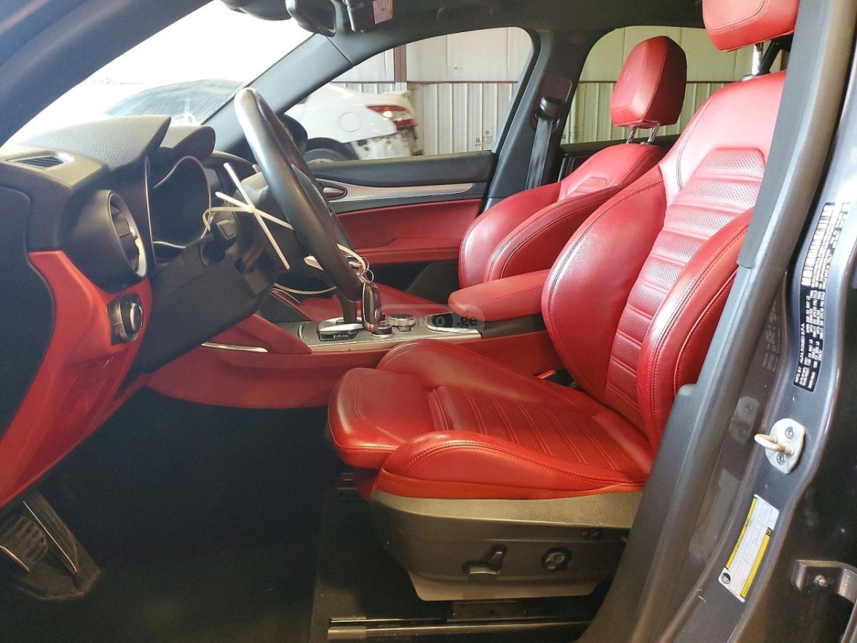 Alfa Romeo Stelvio - фото 7