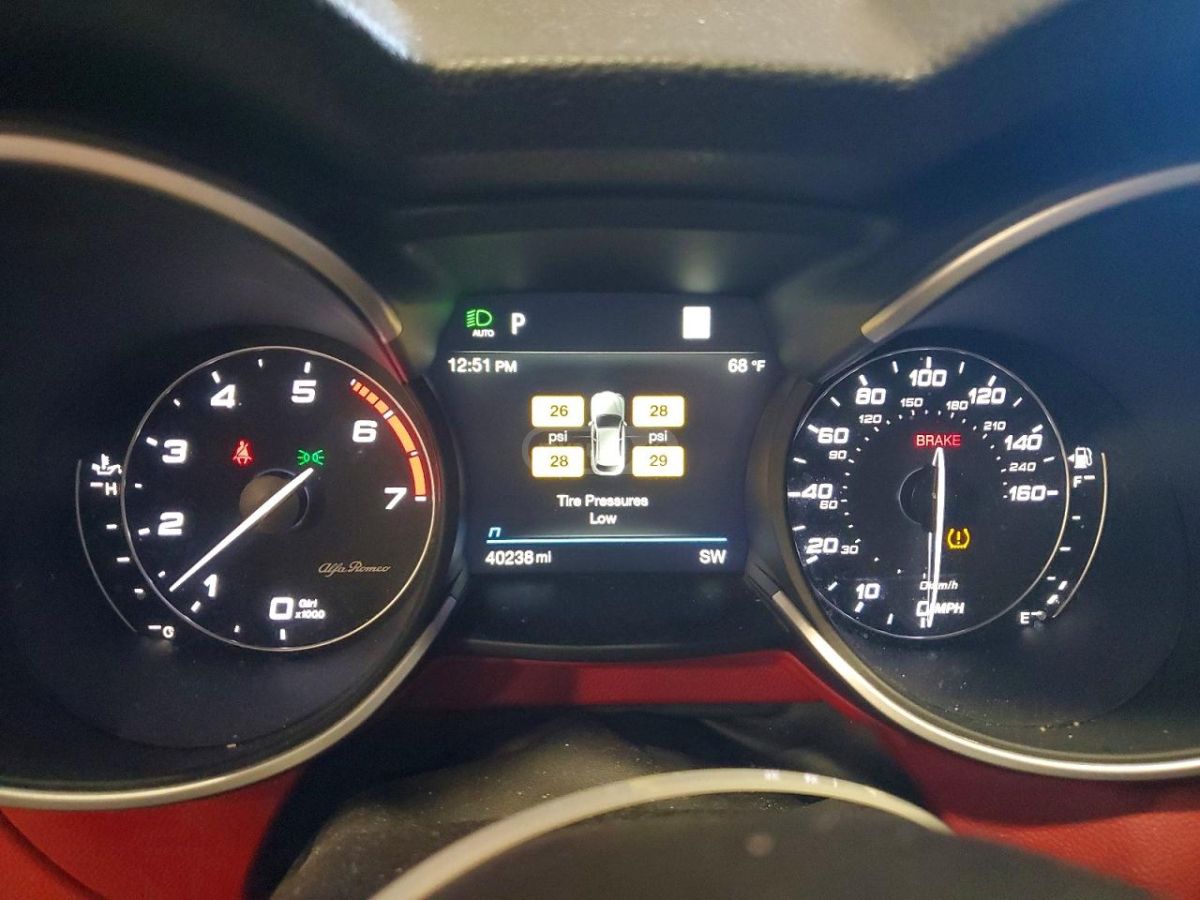 Alfa Romeo Stelvio - фото 9