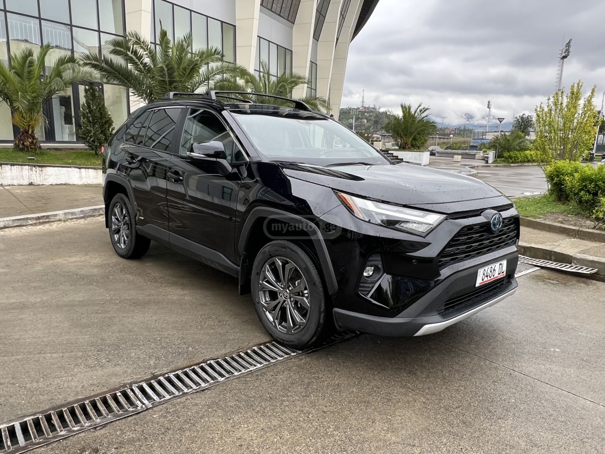 Toyota Rav 4 - фото 1