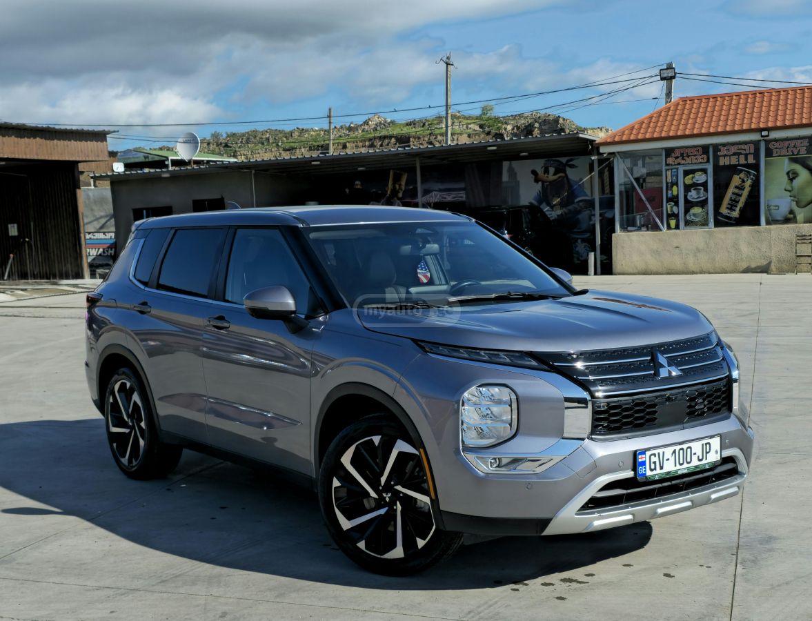 Mitsubishi Outlander - фото 4