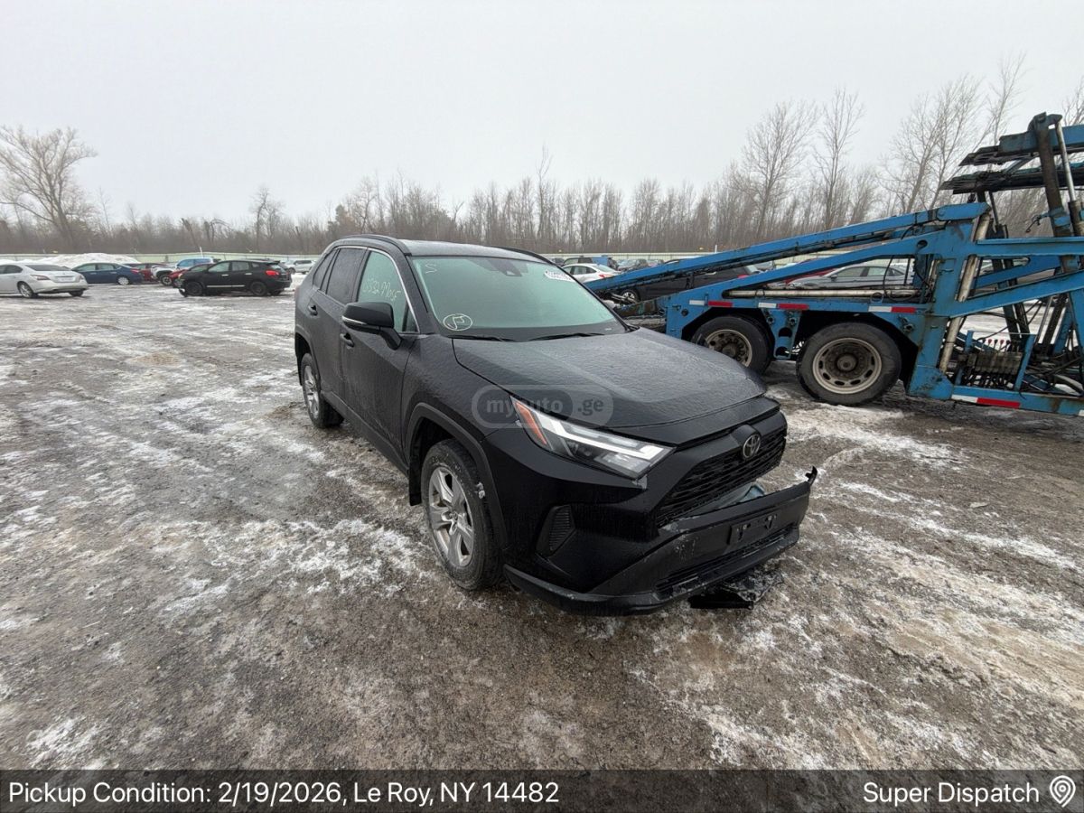 Toyota Adventure 4dr All-Wheel Drive — миниатюра 1