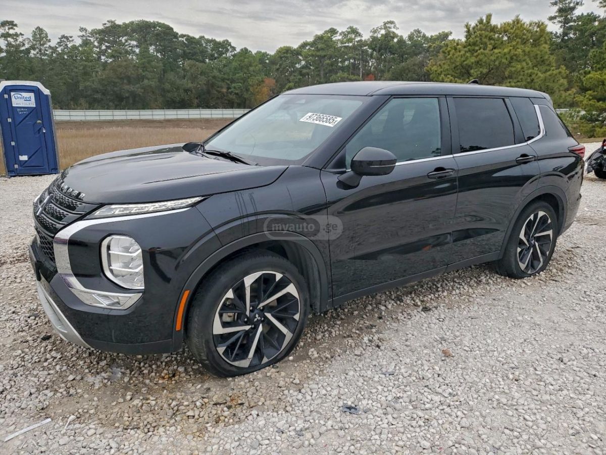 Mitsubishi Outlander - фото 1