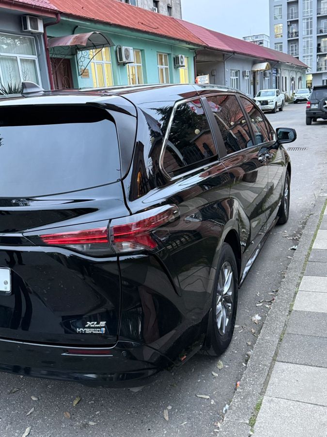 Toyota Sienna - фото 7