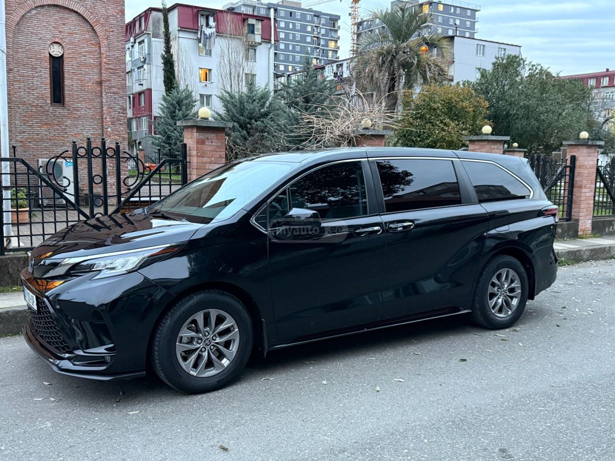Toyota Sienna - фото 8