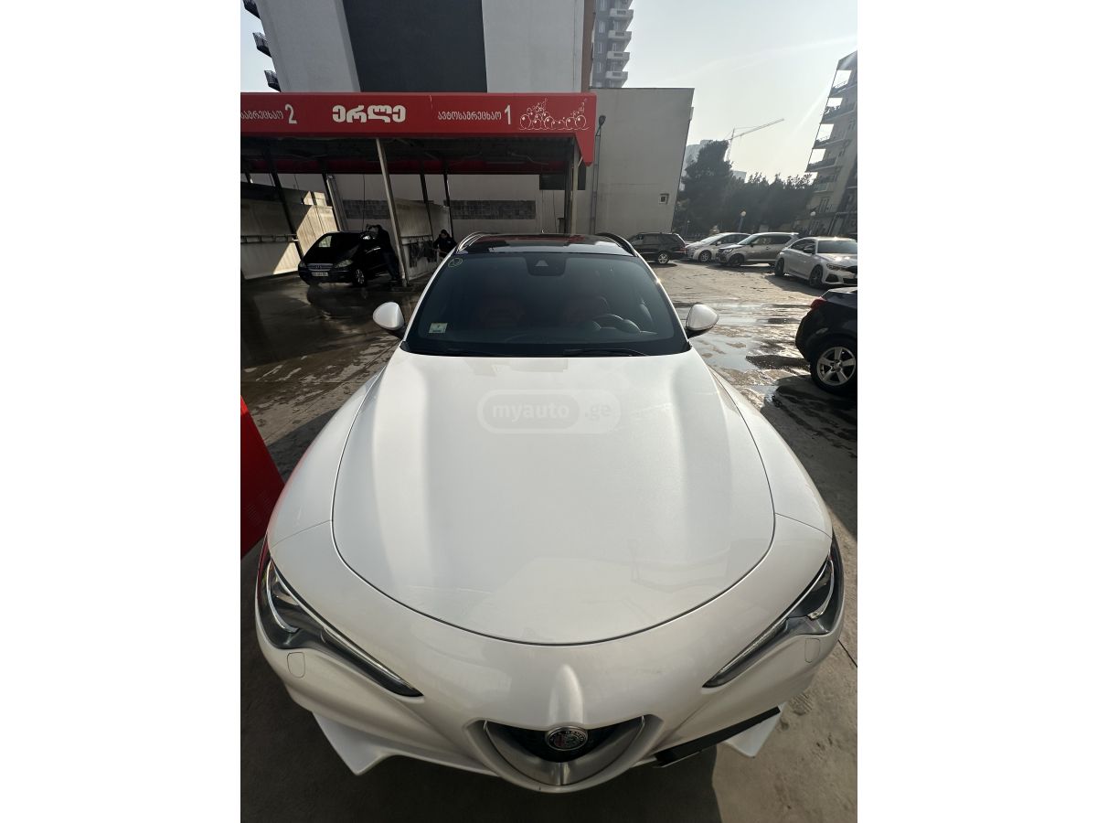 Alfa Romeo Stelvio - фото 3