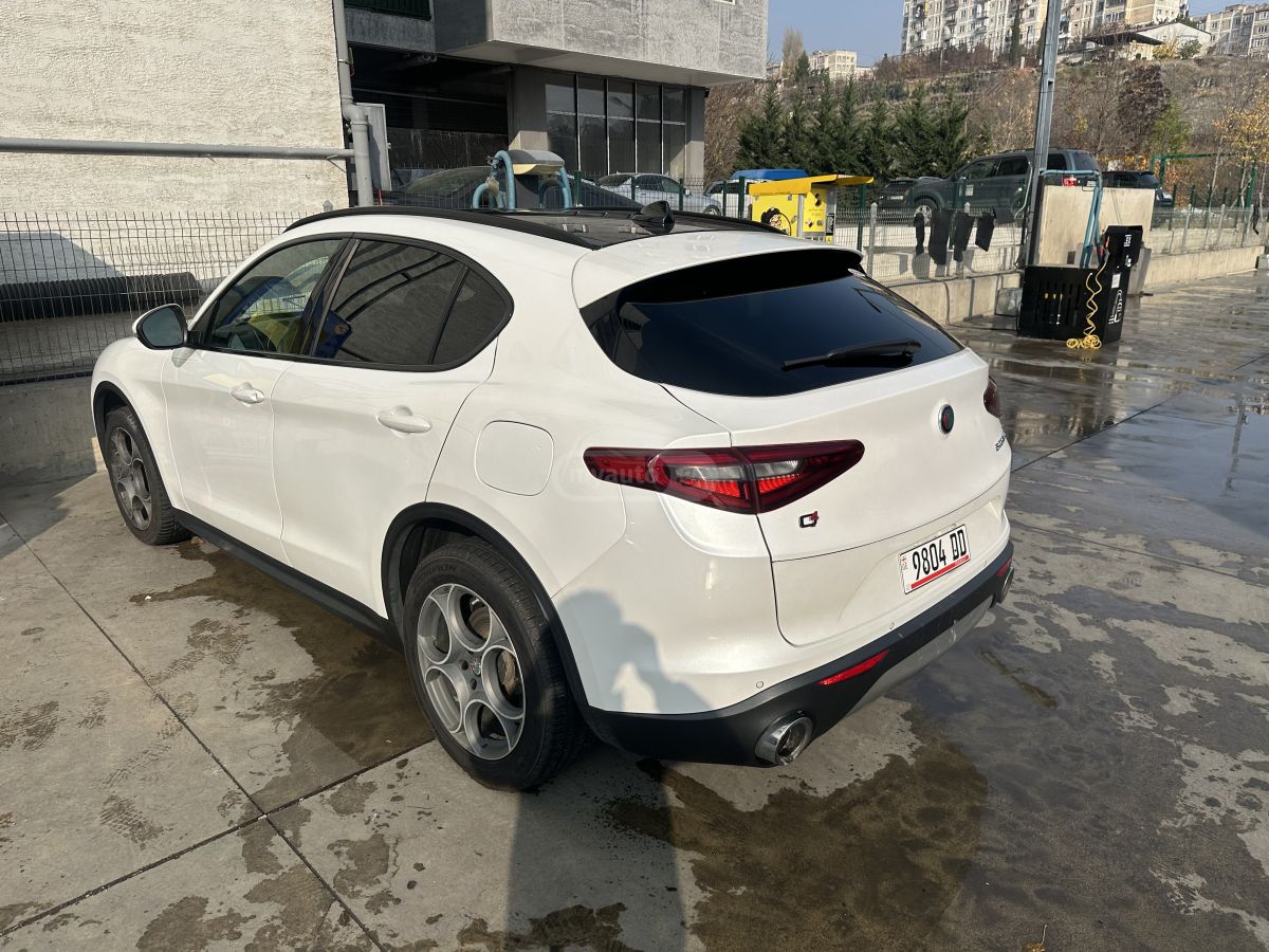 Alfa Romeo Stelvio - фото 4