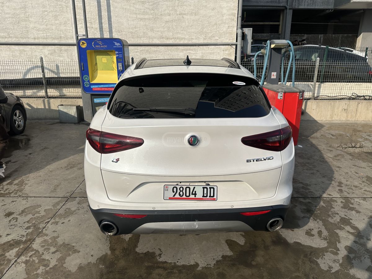 Alfa Romeo Stelvio - фото 5