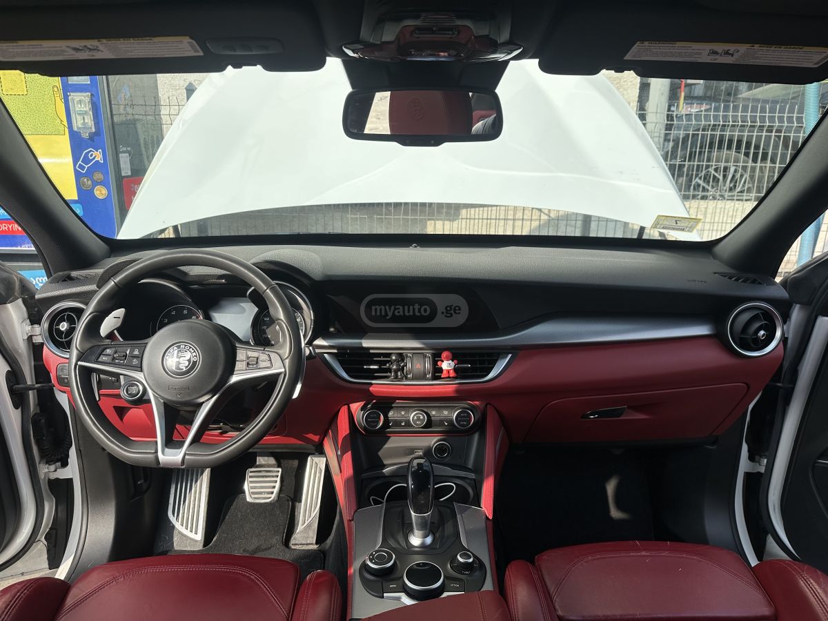 Alfa Romeo Stelvio - фото 8