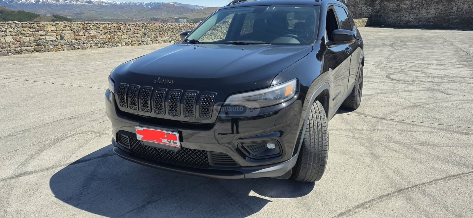 Jeep Cherokee - фото 1