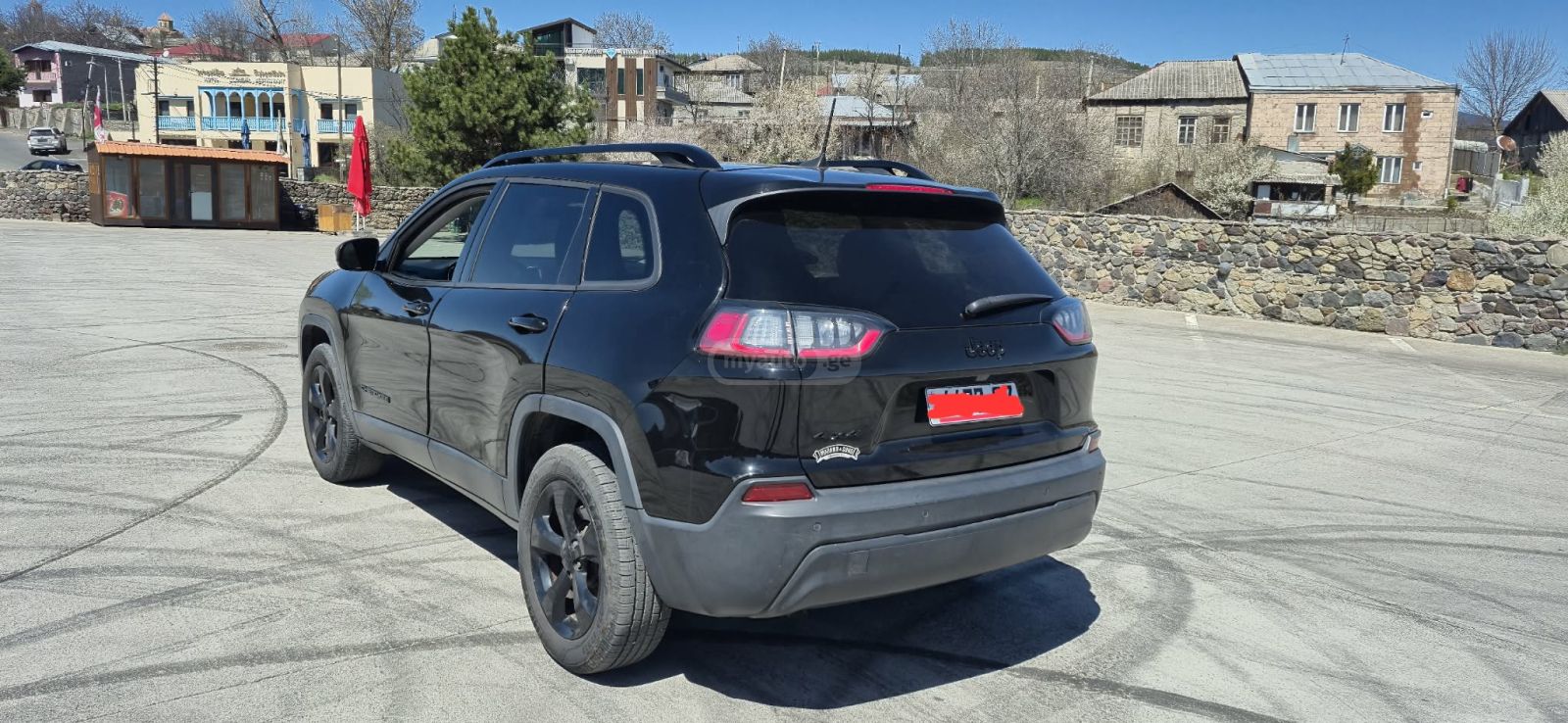 Jeep Cherokee - фото 3