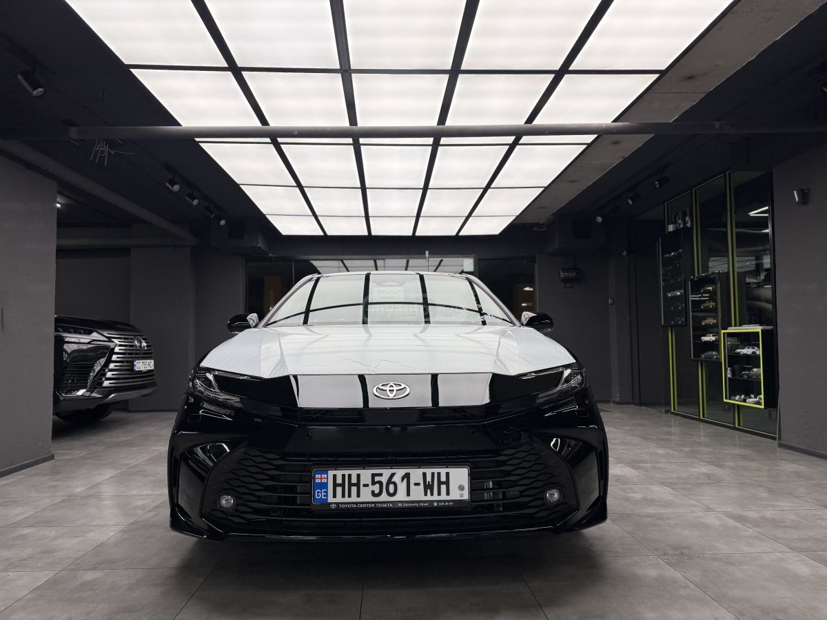 Toyota Camry - фото 2