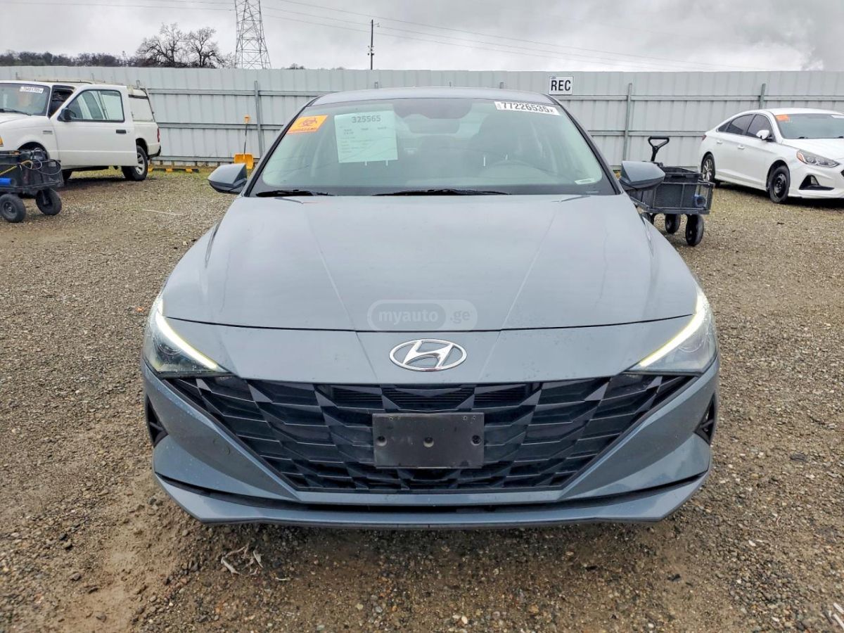 Hyundai Elantra - фото 5