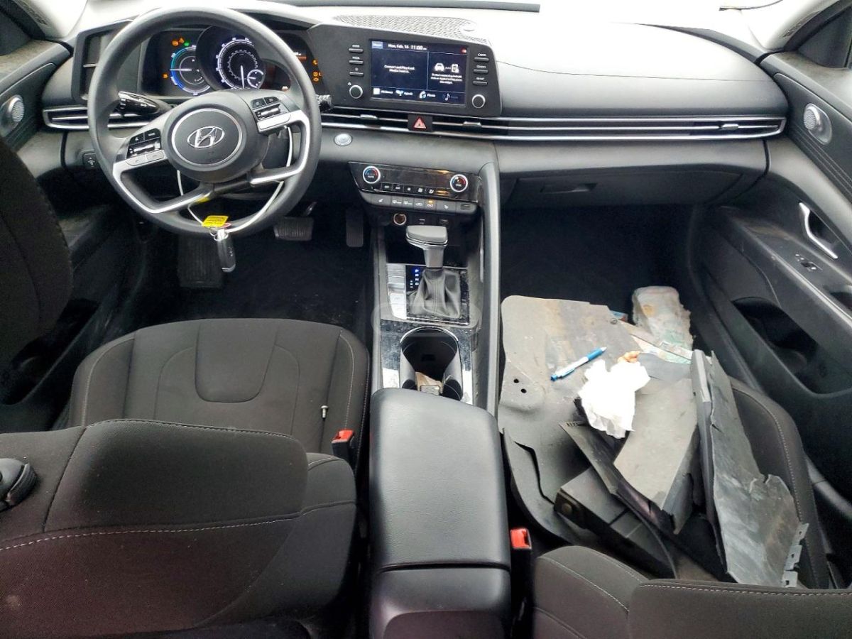 Hyundai Elantra - фото 8