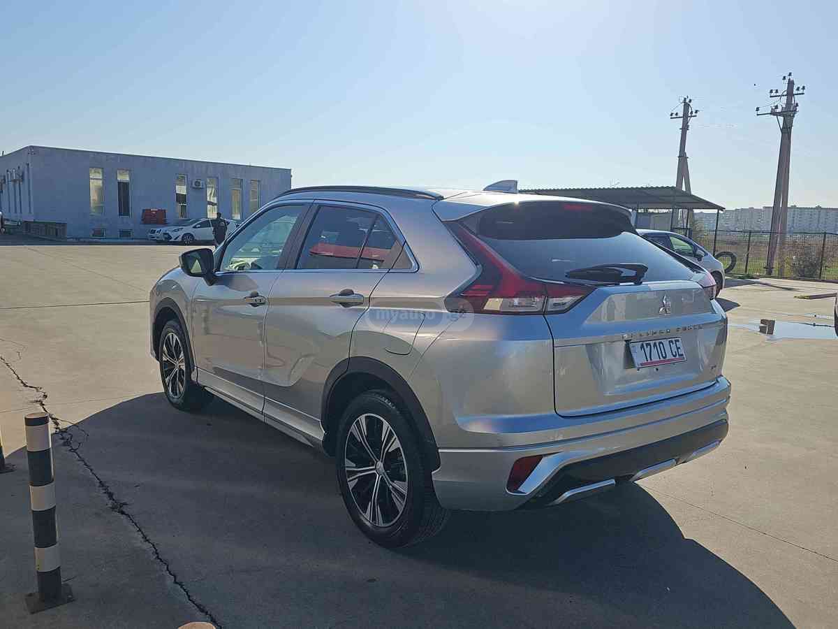 Mitsubishi Eclipse 2021 — миниатюра 10