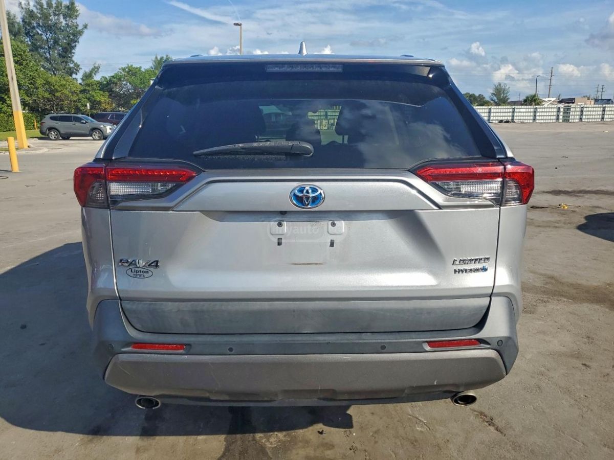 Toyota RAV 4 - фото 6