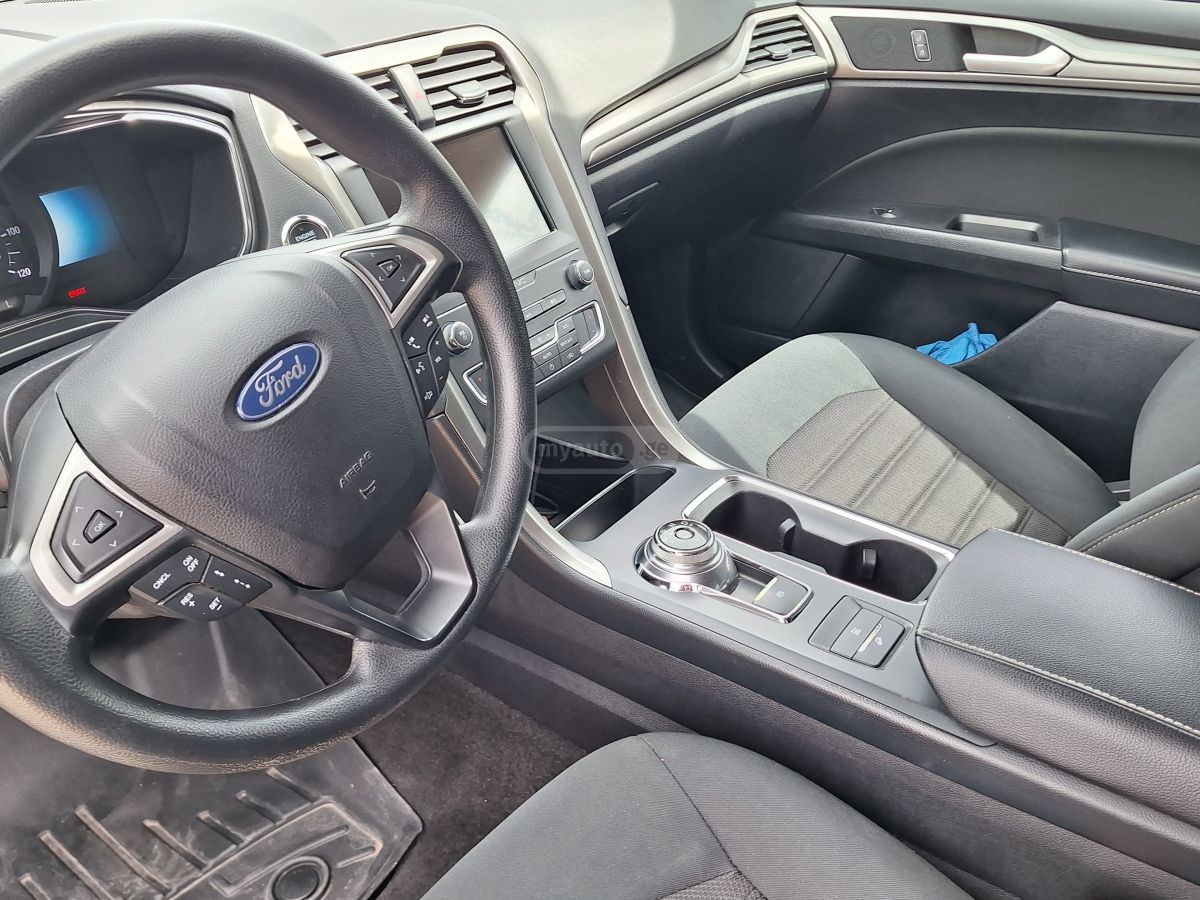 Ford Fusion - фото 1