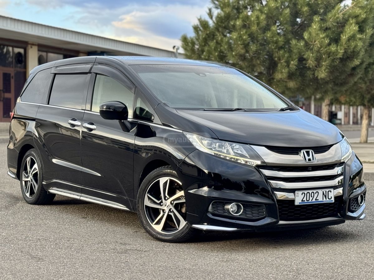 Honda Odyssey - фото 1