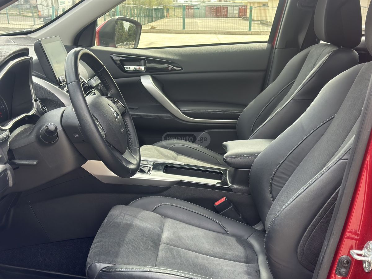 Mitsubishi Eclipse Cross - фото 12