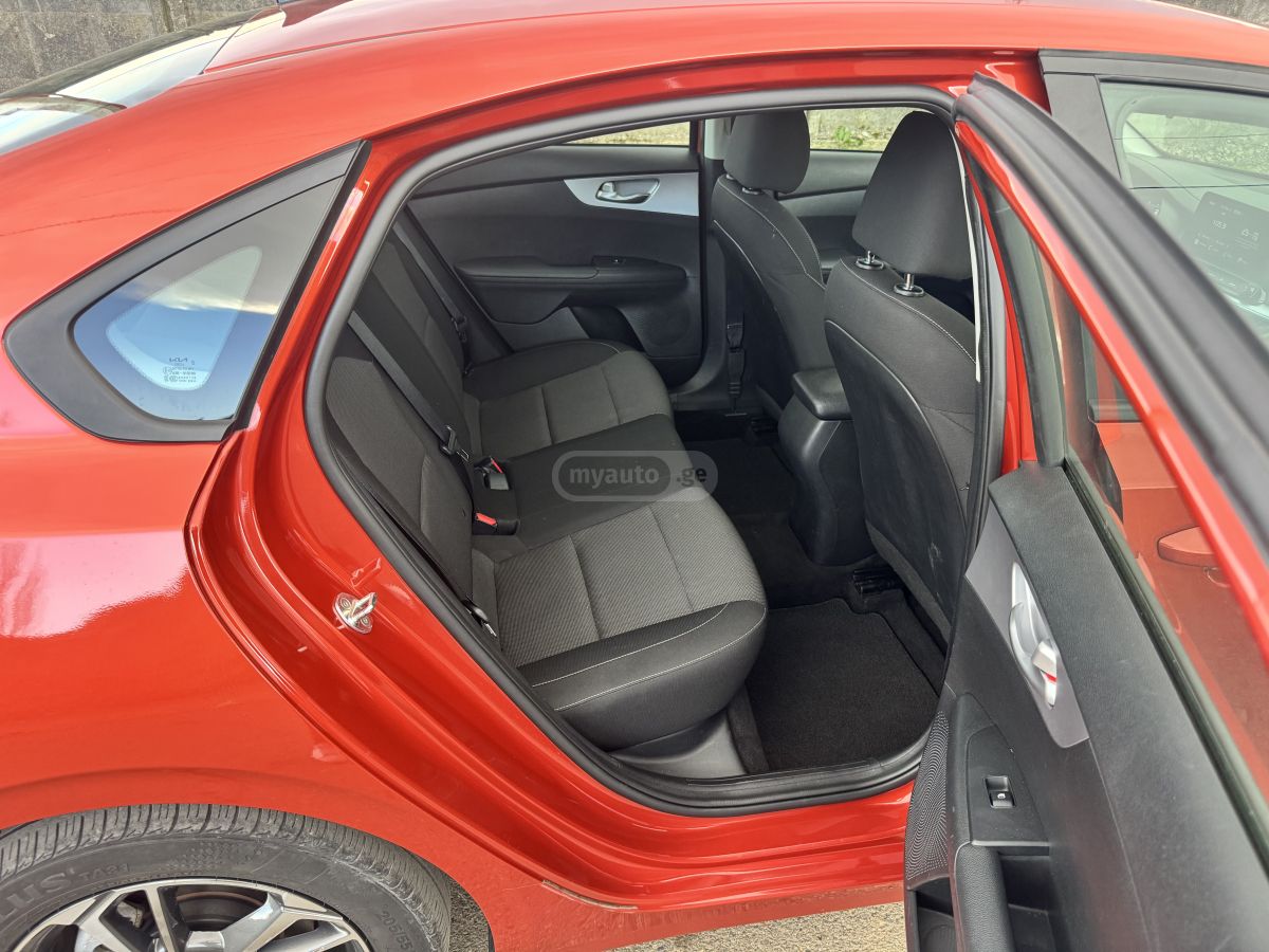 Kia Forte - фото 10