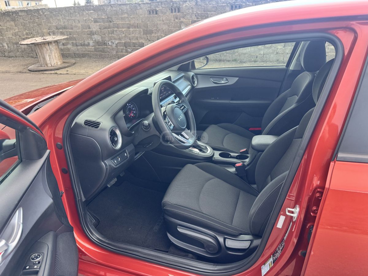 Kia Forte - фото 8