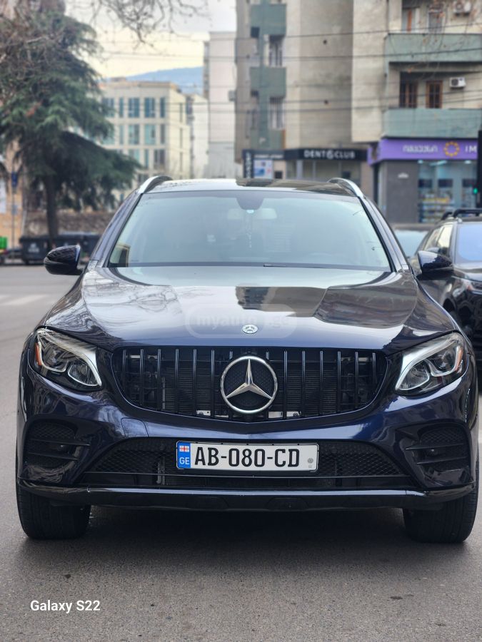 Mercedes-Benz GLC 300 - фото 1