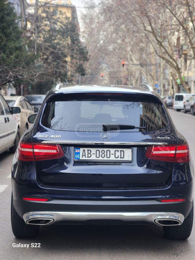 Mercedes-Benz GLC 300 - фото 2
