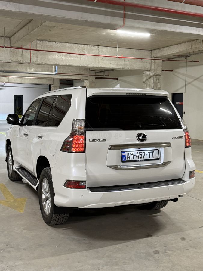 Lexus Luxury 4dr 4x4 Automatic — миниатюра 4