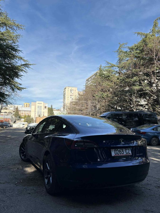 Tesla Model 3 - фото 14
