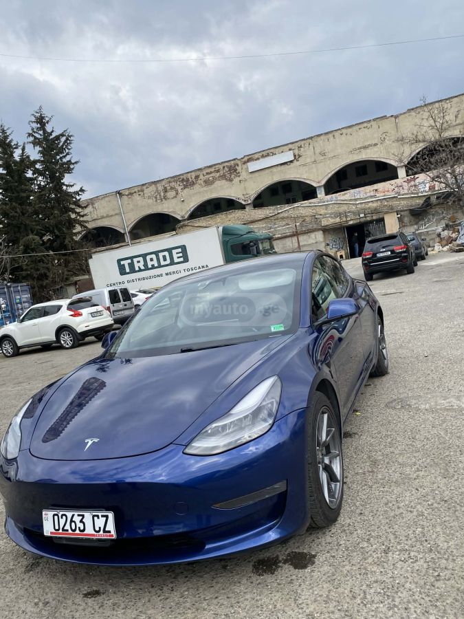 Tesla Model 3 - фото 2