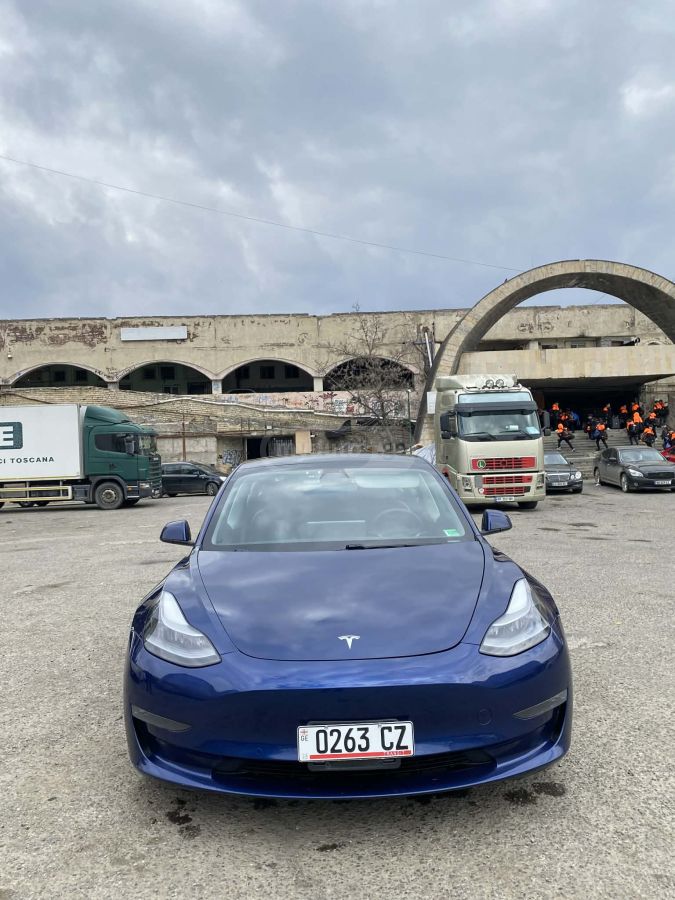 Tesla Model 3 - фото 3