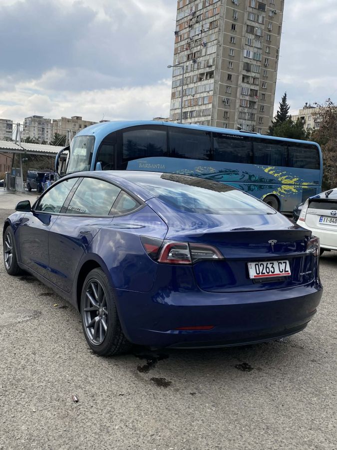 Tesla Model 3 - фото 4
